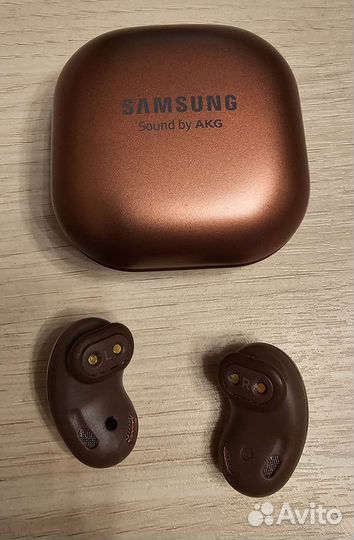 Беспроводные наушники samsung Buds Live