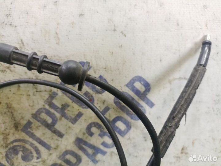 Ручка открывания капота Renault Fluence седан 1.6