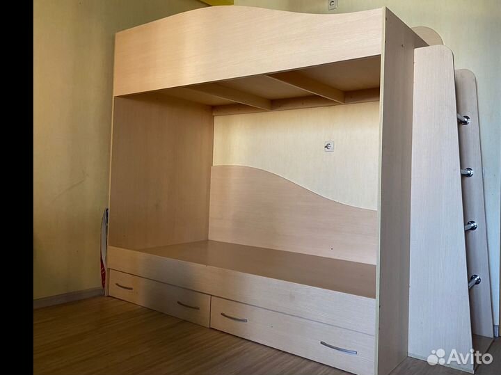 Кровать детская двухэтажная