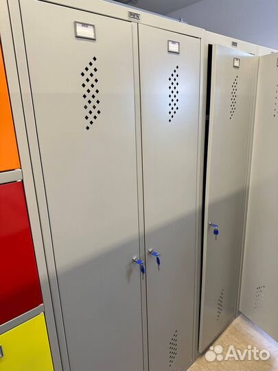 Шкаф металлический для одежды