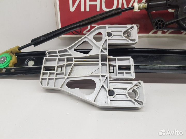 Стеклоподъемник электрический (задний левый)