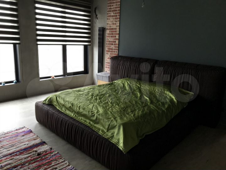 4-к. квартира, 140 м², 2/3 эт.