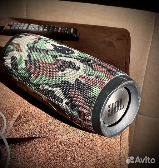 Колонка jbl charge 3