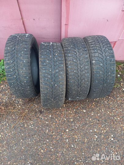 Bridgestone Blizzak Spike-01 195/60 R15 88T