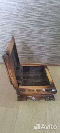 Деревянная шкатулка