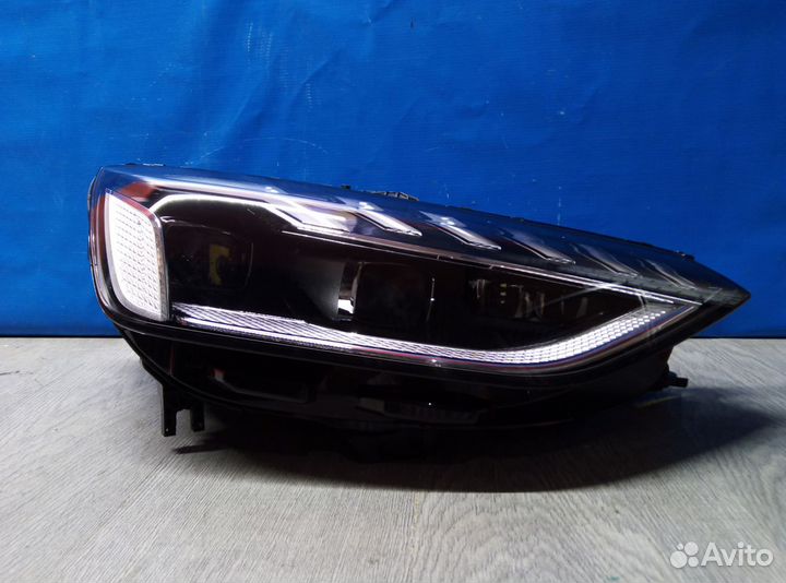 Фара правая Audi A4 5 В9 2015