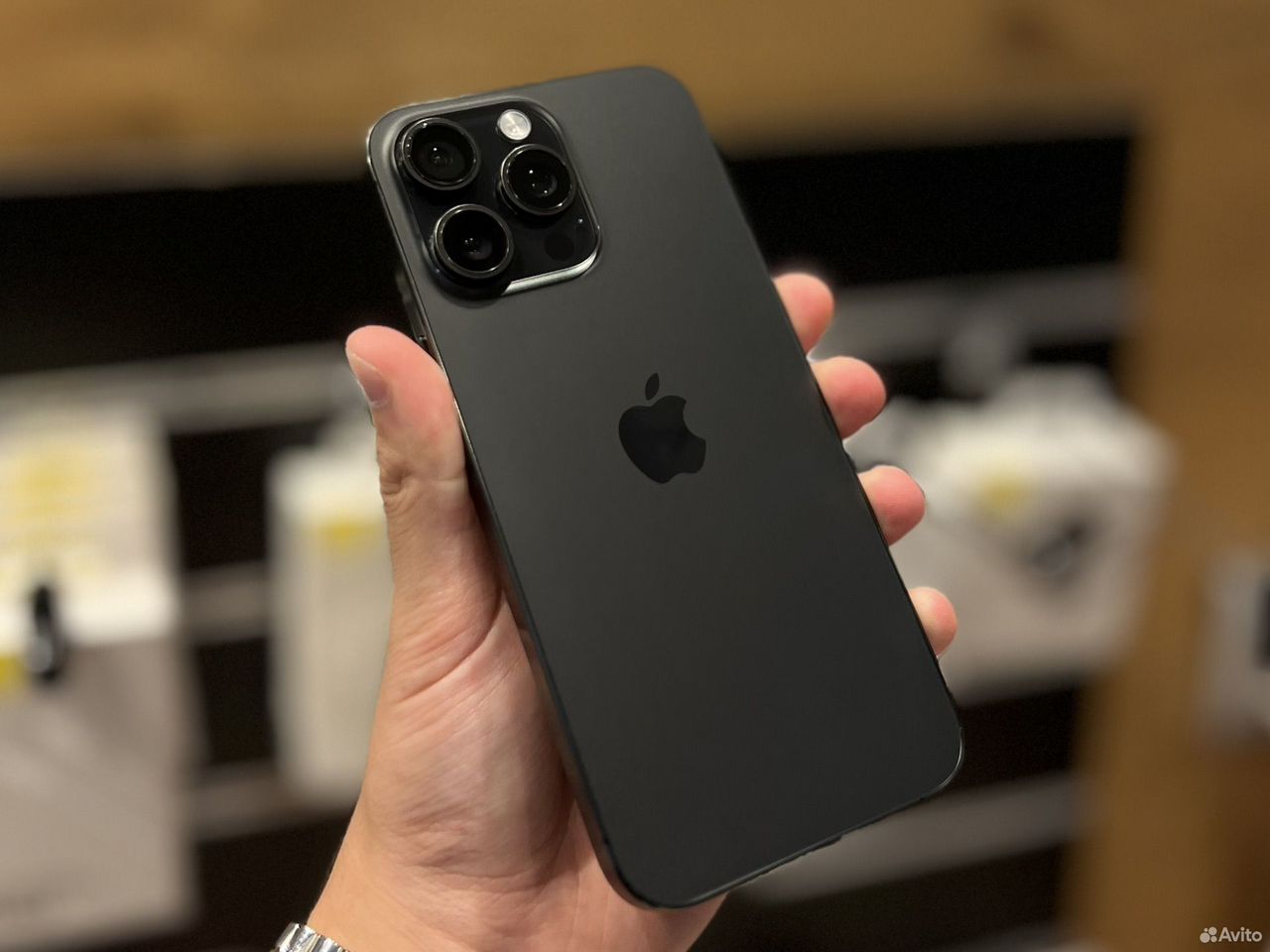 iPhone 15 Pro, 256 ГБ