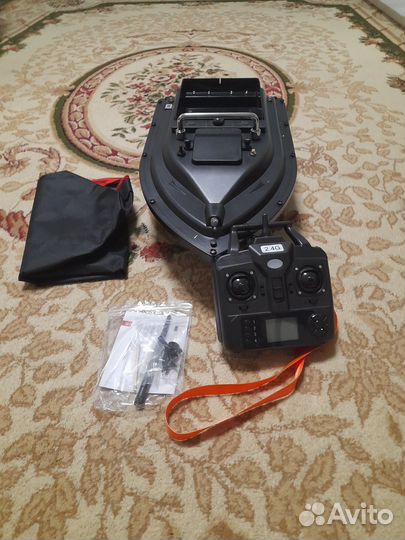 Прикормочный кораблик с gps на 16 точек