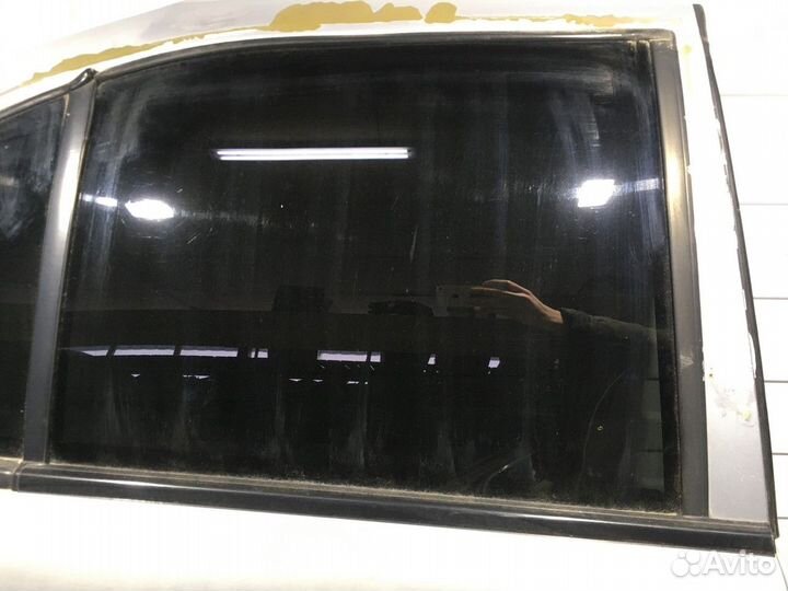 Стекло двери (Nissan Primera)