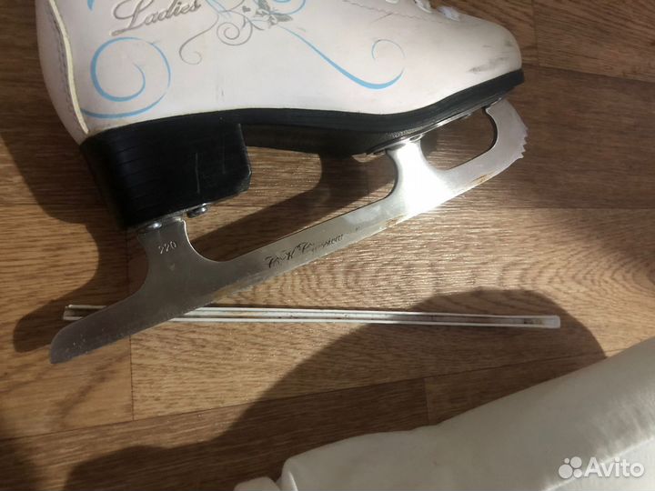 Коньки белые женские