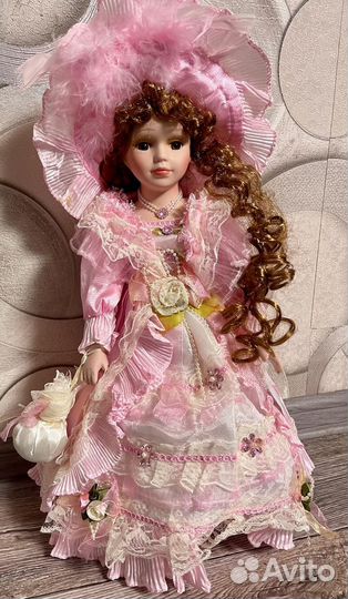 Кукла фарфоровая интерьерная 41см