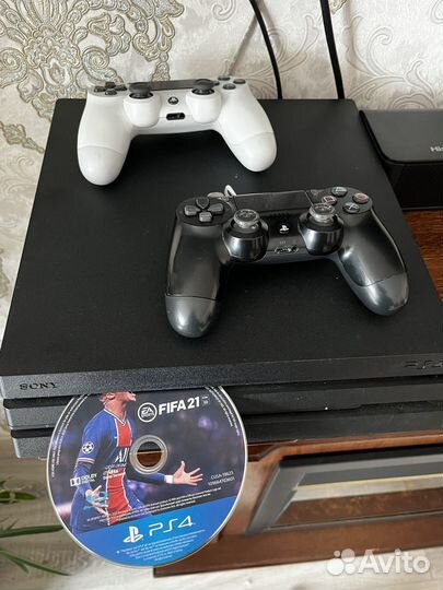 Sony PS4 PRO, 1000gb, в идеале