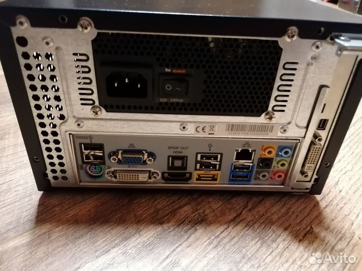 Компактный настольный компьютер (130x220x330)