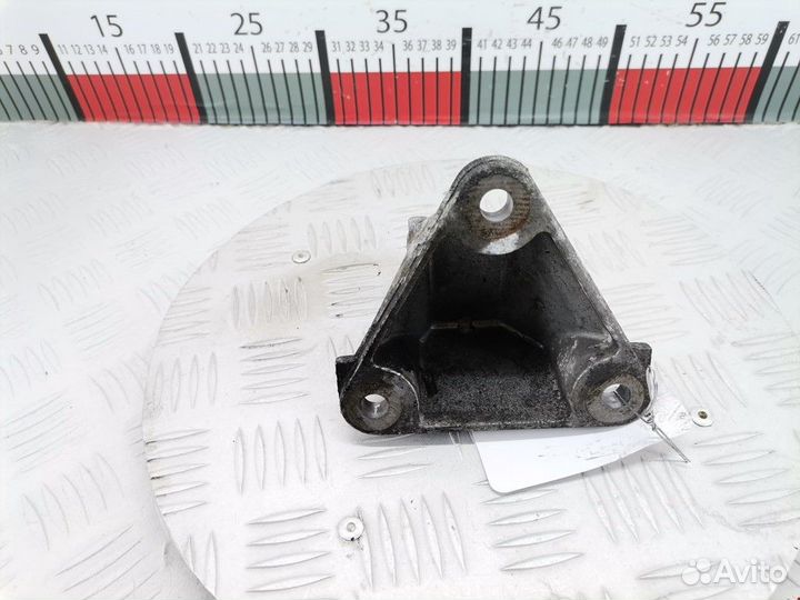 Кронштейн двигателя Opel Omega B рест. 2001