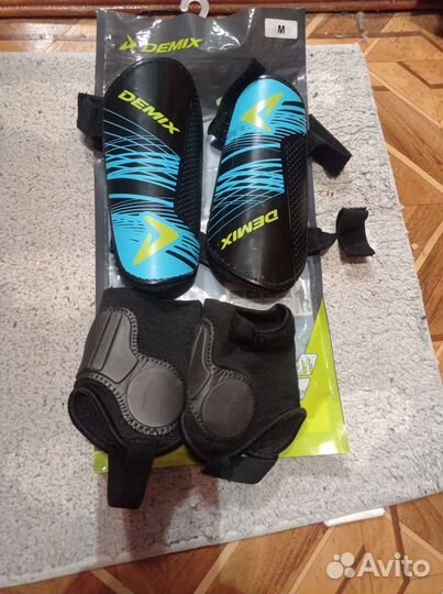 Щитки Demix футбольные детские рамер S и M