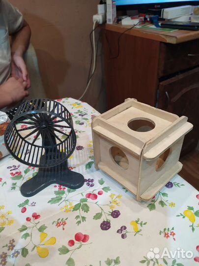 Домик и колесо для хомяка