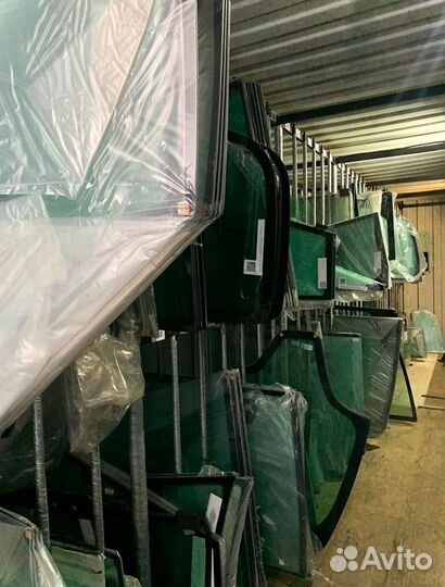 Стекло нижнее Komatsu PC 200/300/400/ 7-серия