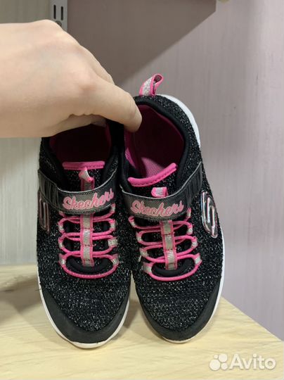 Кроссовки sketchers 33