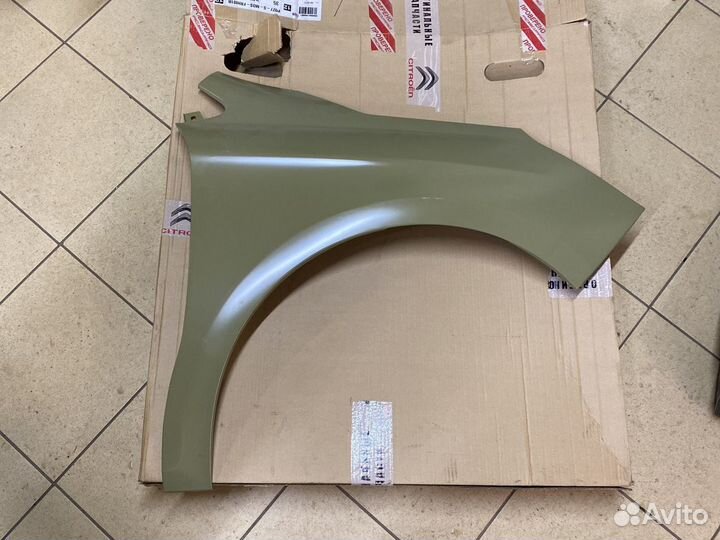 Крыло переднее правое citroen c4
