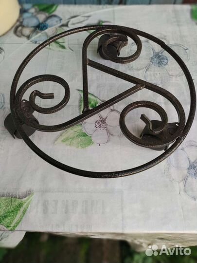 Подставка для цветов на колесиках