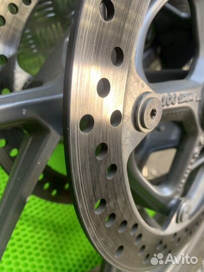 Переднее колесо F750GS