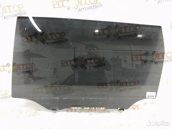 Стекло двери заднее левое Toyota Estima (AHR20,AC