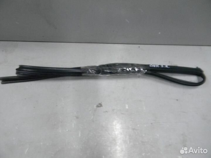 Уплотнитель стекла двери задней правой Civic