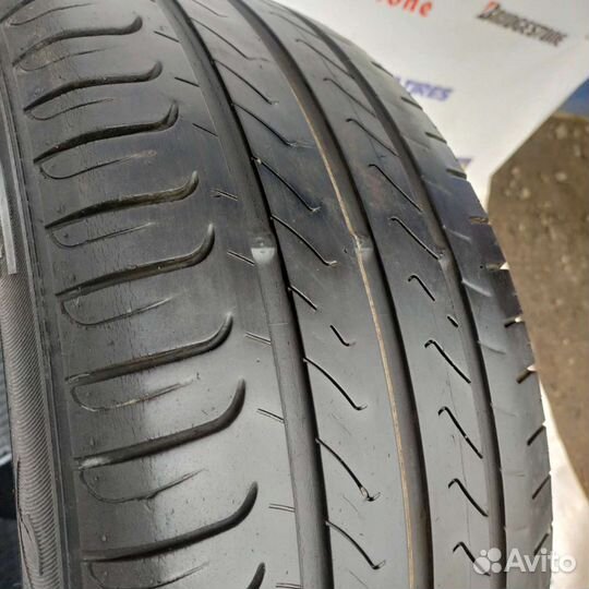 GT Radial Champiro FE1 215/55 R16