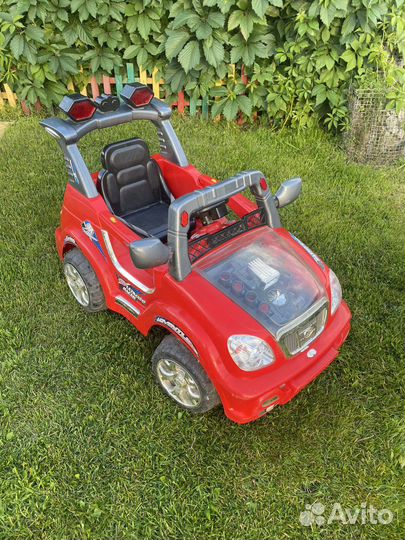 Детский электрический автомобиль