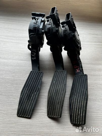 Педаль газа Chevrolet Cruze J300