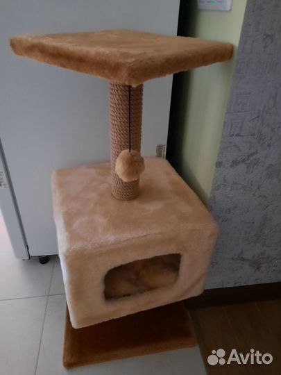 Домик для кошки с когтеточкой новый, продаю свое