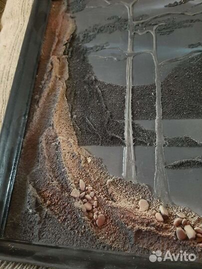 Картина с декоративными камнями