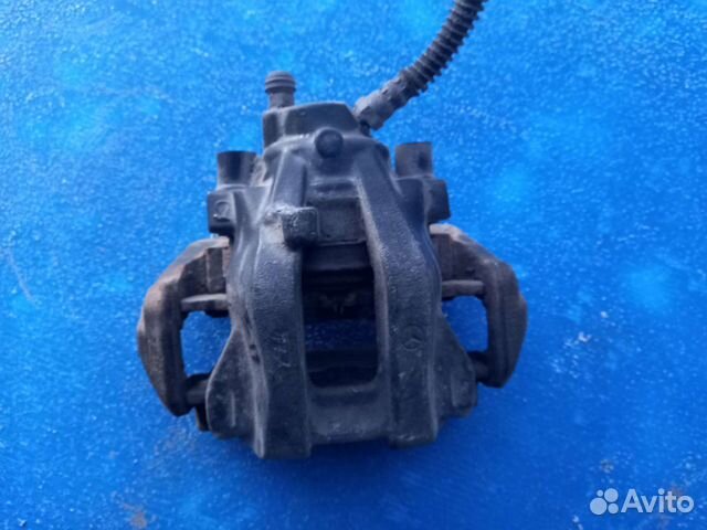 Суппорт задний правый, левый Mercedes CLS c219