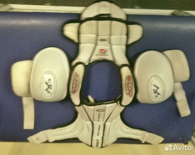 Хоккейный нагрудник