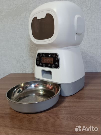 Автокормушка для собак и кошек