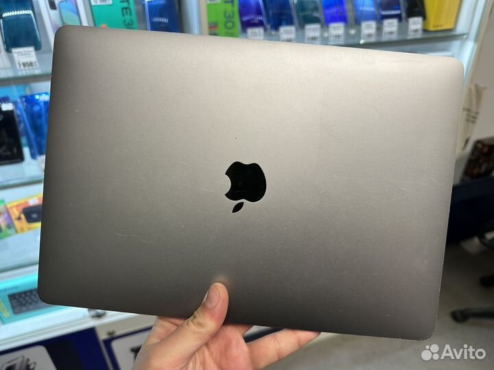 Apple MacBook Pro 13 2019 8/256 i5 touchbar