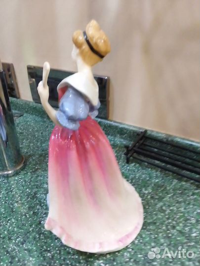 Фарфоровые статуэтки