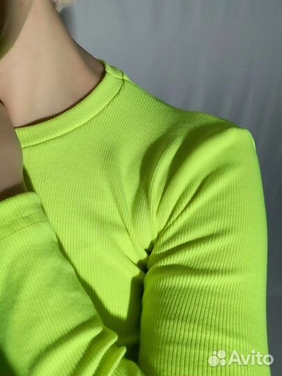 Зеленая укороченная кофта