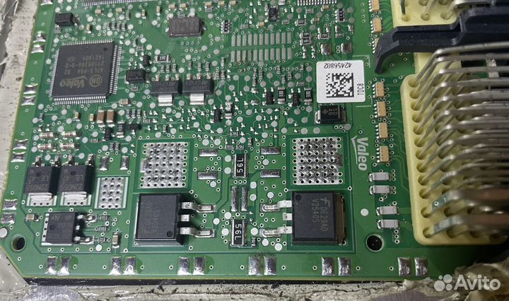 Транзистор Эбу двигателя Дастер 2012 1.6 K4M