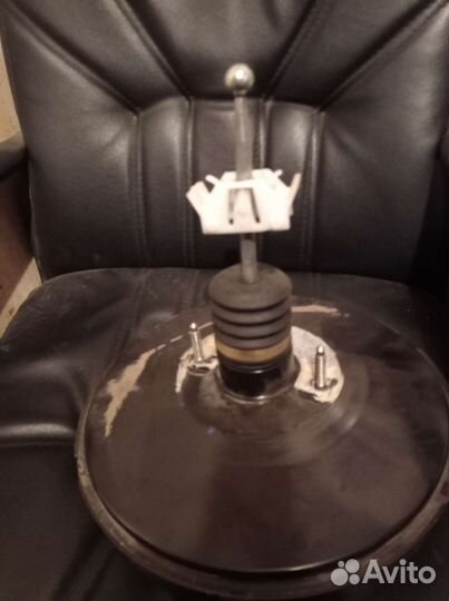 Вакумник усилитель тормоза