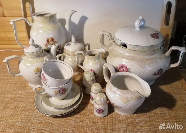 Столово-чайный фарфоровый сервиз