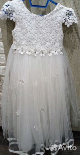 Платье нарядное для девочки 128