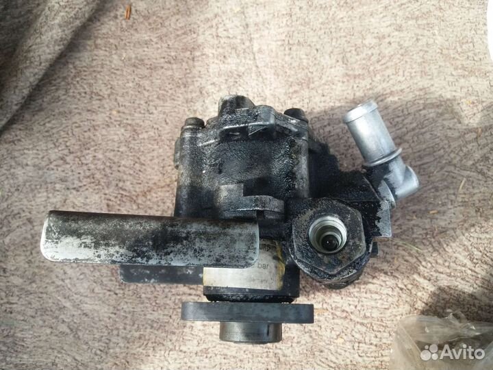 Насос гидроуслителя на BMW e39 оригинал