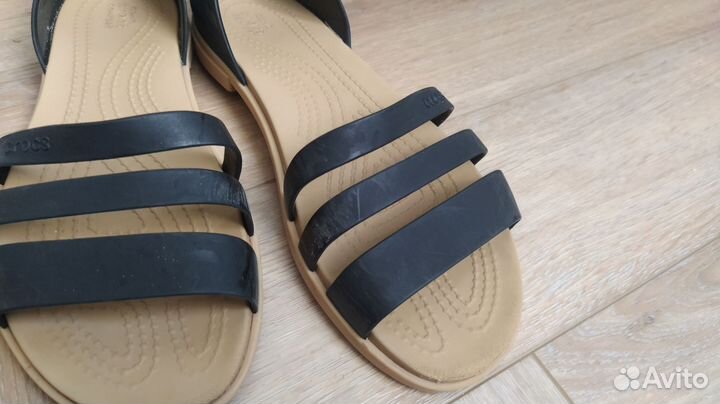 Сандалии Crocs