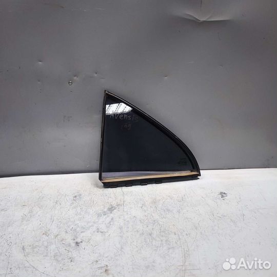 Форточка задней двери Toyota avensis 250