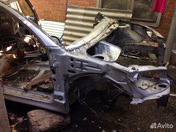 Правая половина кузова пежо 206 и прочие запчасти