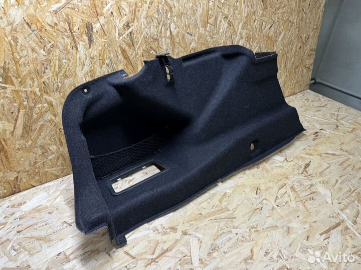 Левая обшивка багажника BMW G30