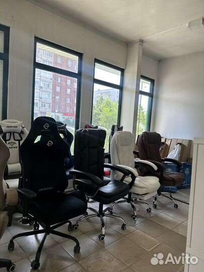 Офисное/игровое кресло с массажем