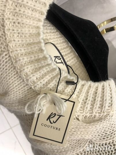 Свитер