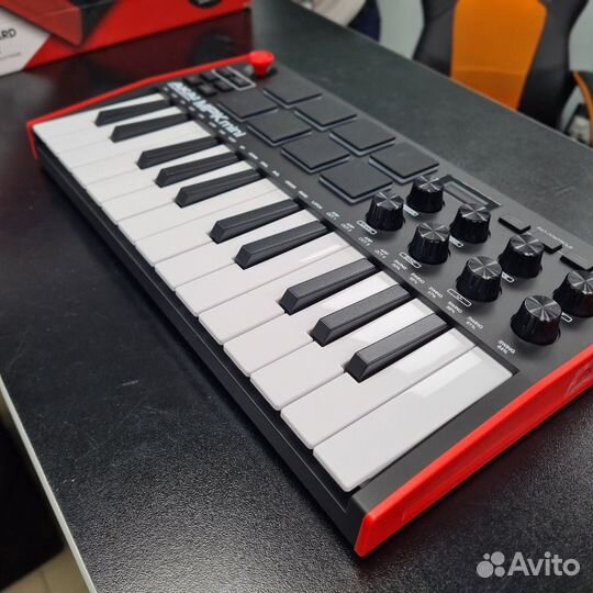 Midi-Клавиатура Akai Pro MPK mini MK3